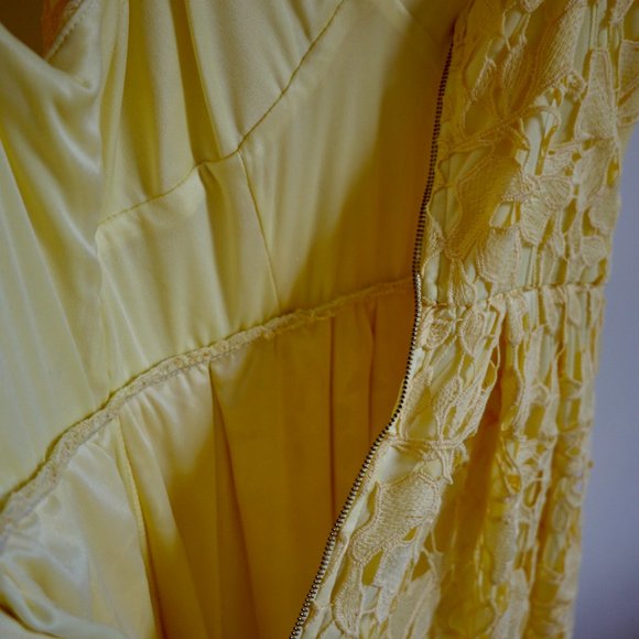 Design Lab Yellow Lace Overlay Midi Dress Size S - Picture 6 of 7